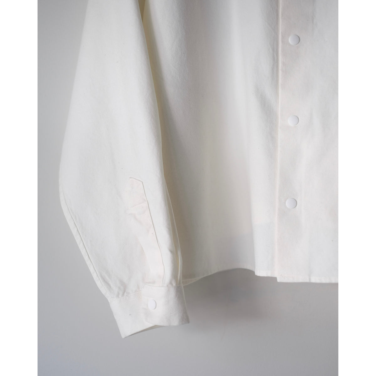 YAECA WOMEN / Relaxed Short Comfort Shirt / WHITE
