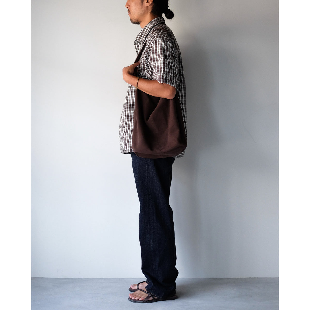 morphee / Cylinder M / Oiled Suede Dark Choco