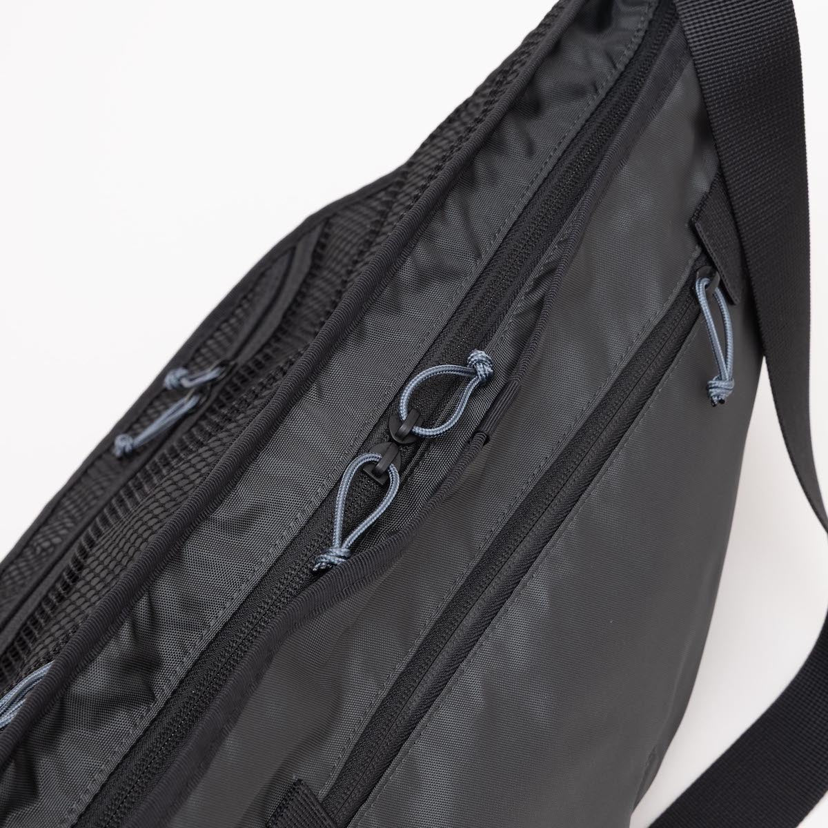 KaILI / Lazy Messenger Bag / CHARCOAL