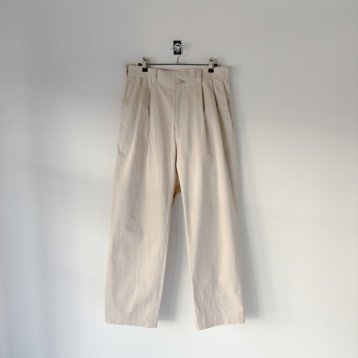 YAECA / Chino Trousers Two-Tuck Straight / BEIGE