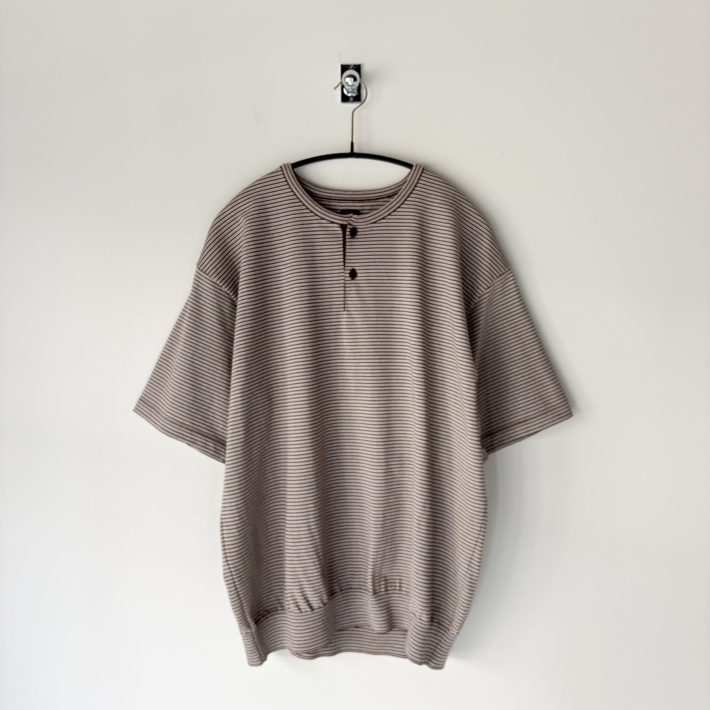 BATONER / Browsing Henley Neck T-Shirt / BROWN x IVORY