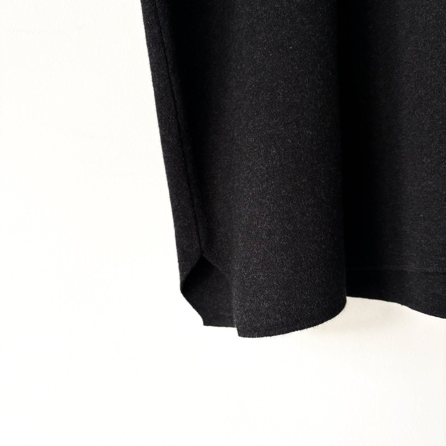 BATONER / 32G Smooth Knit T-Shirt / MELANGE BLACK