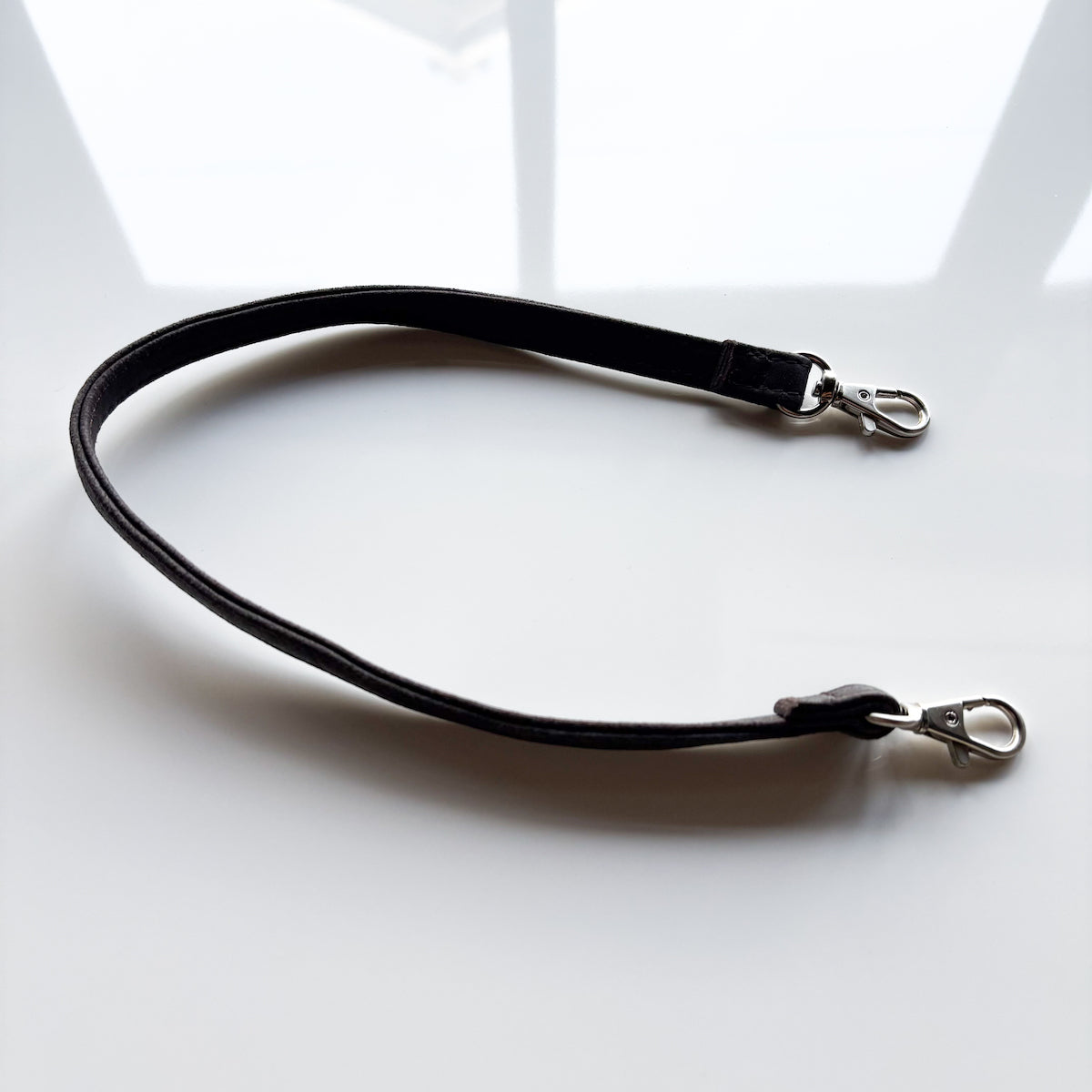 morphee / STRAP LEATHER POUCH / Dark Choco