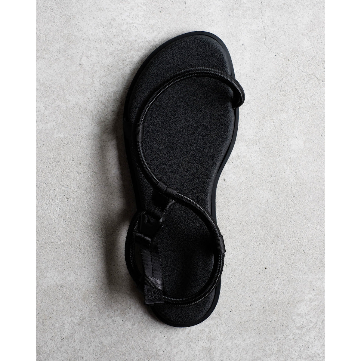 AM / String Sandals