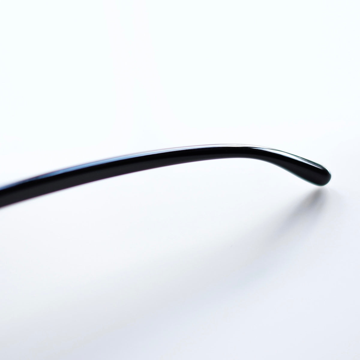 ciqi / Beck Sunglasses / Black x Light Gray Lenses