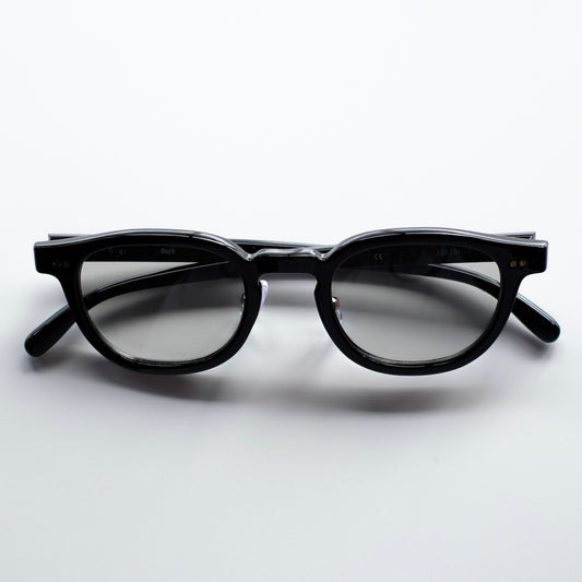 ciqi / Beck Sunglasses / Black x Light Gray Lenses