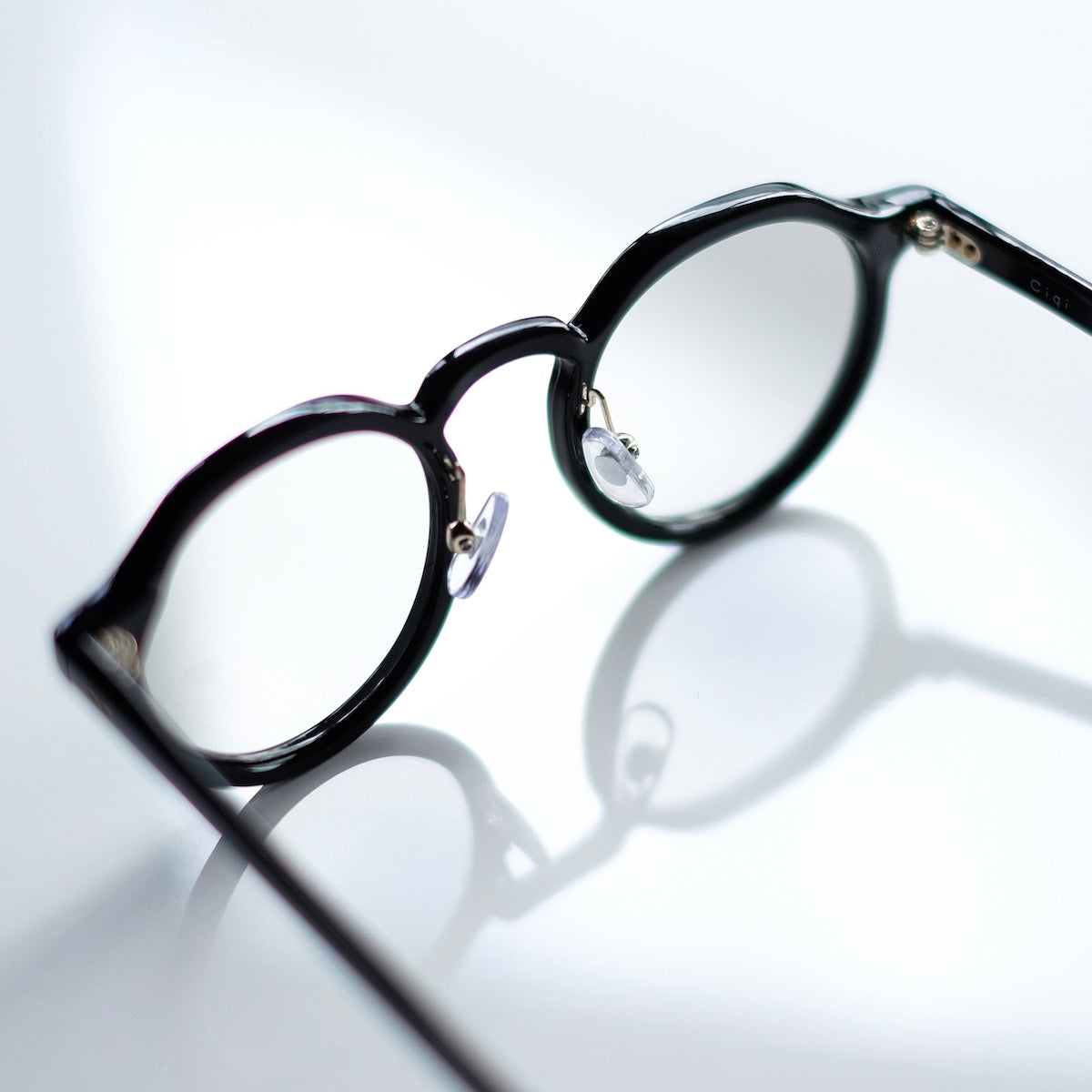 ciqi / Damon Sunglasses / Black x Light Gray Lenses