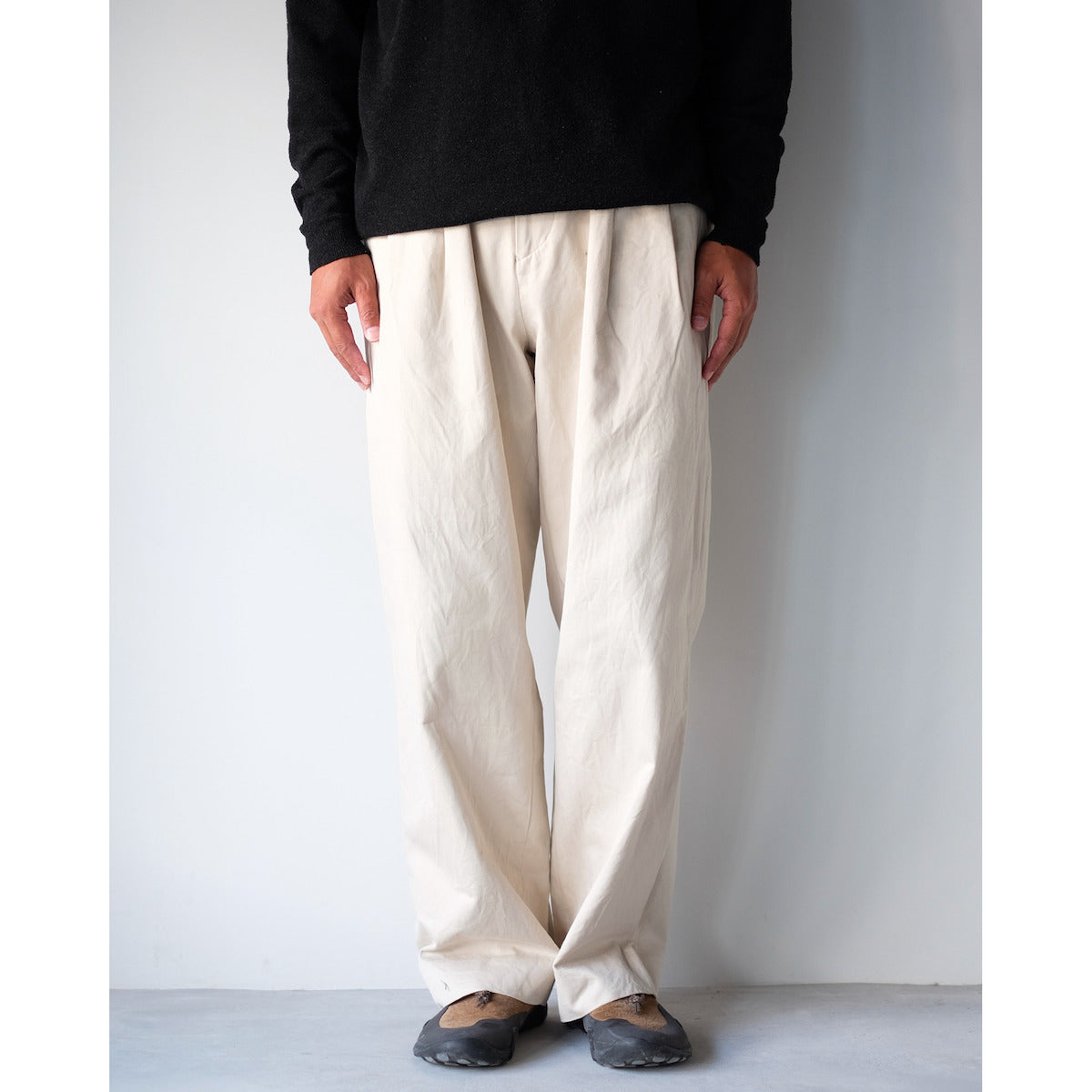 YAECA / 2Tuck Straight Chino / L.BEIGE