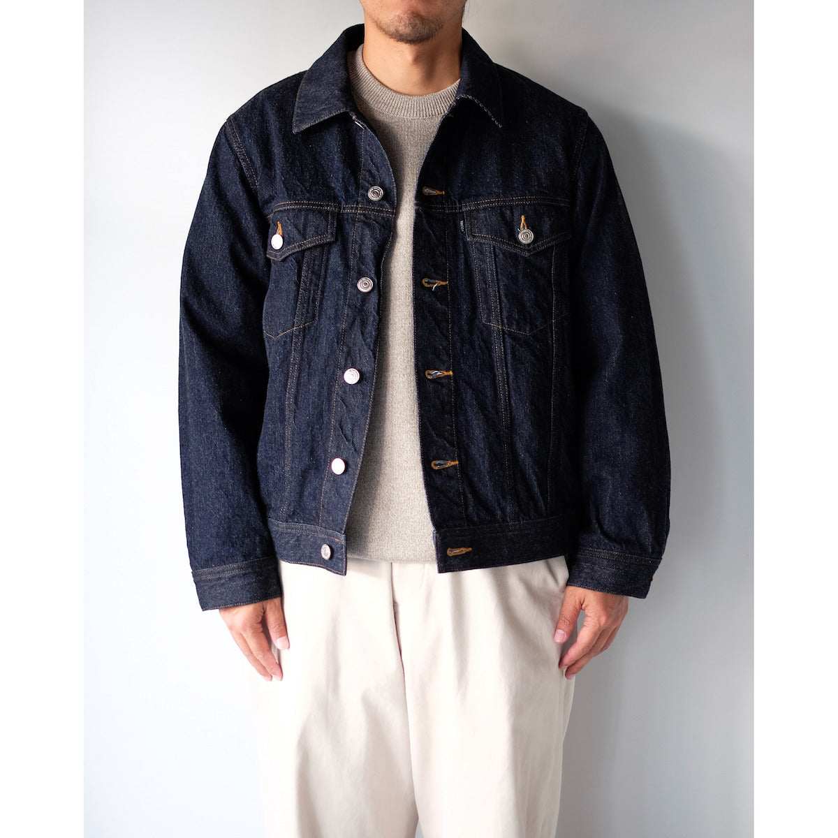 BATONER / Solid Wool Smooth Crew Neck / IVORY x BEIGE
