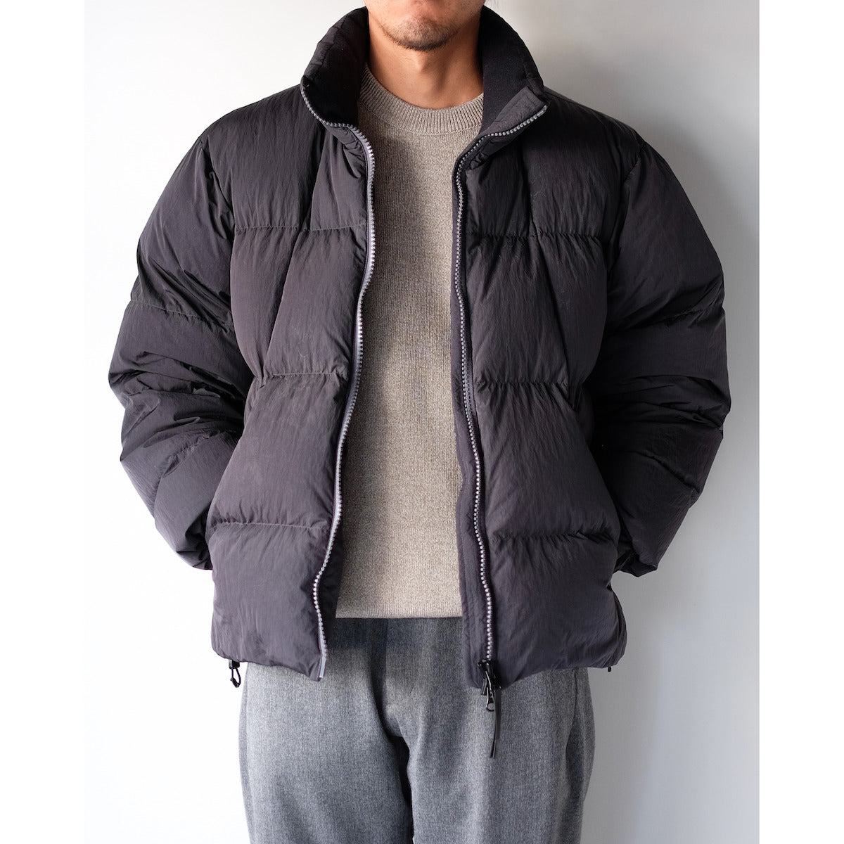 BATONER / Solid Wool Smooth Crew Neck / IVORY x BEIGE