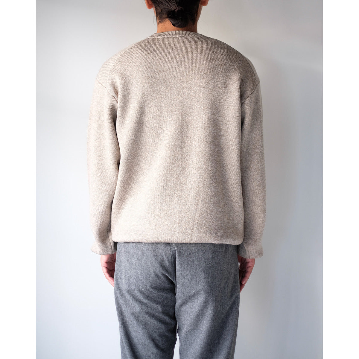 BATONER / Solid Wool Smooth Crew Neck / IVORY x BEIGE