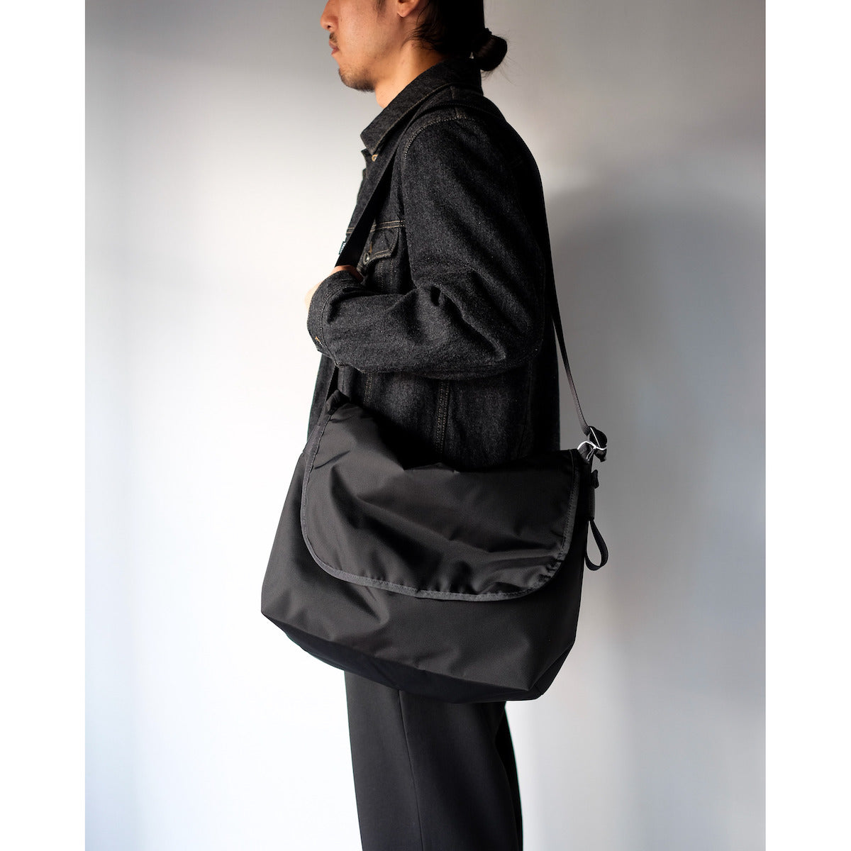 KaILI / 3Layer Messenger Bag / BLACK