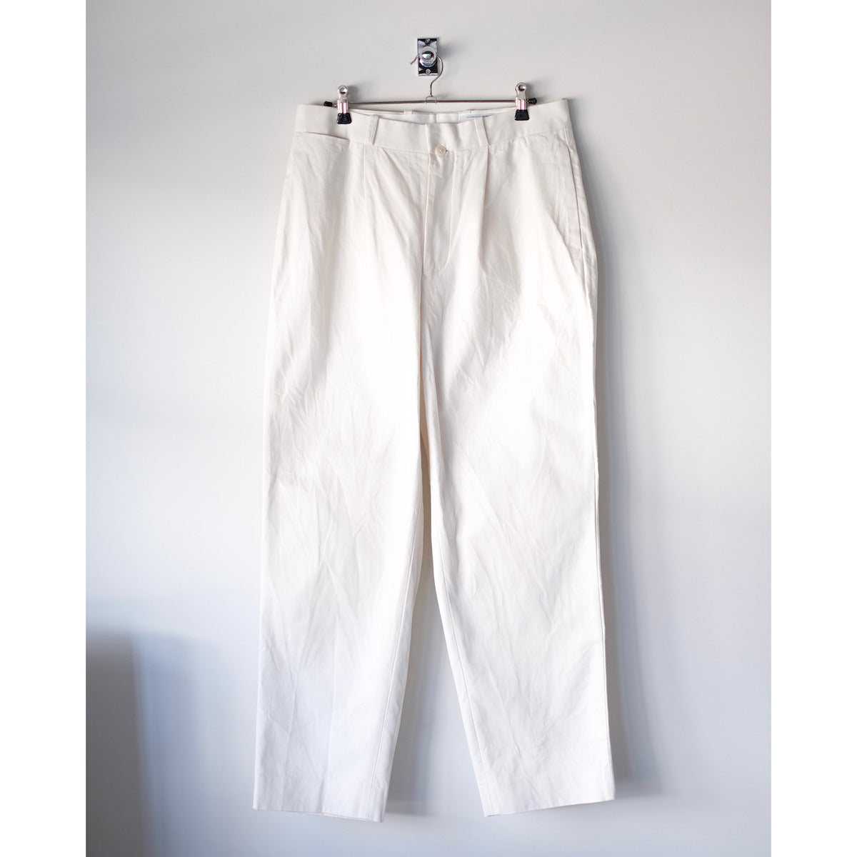 YAECA / Tuck Tapered Chino / WHITE