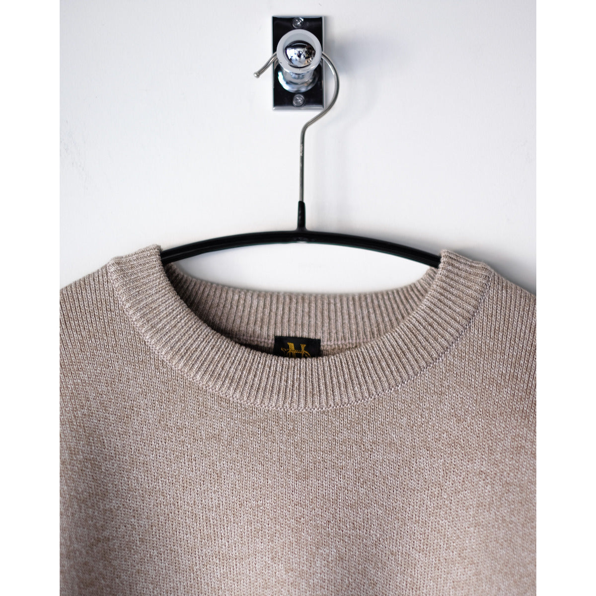 BATONER / Solid Wool Smooth Crew Neck / IVORY x BEIGE