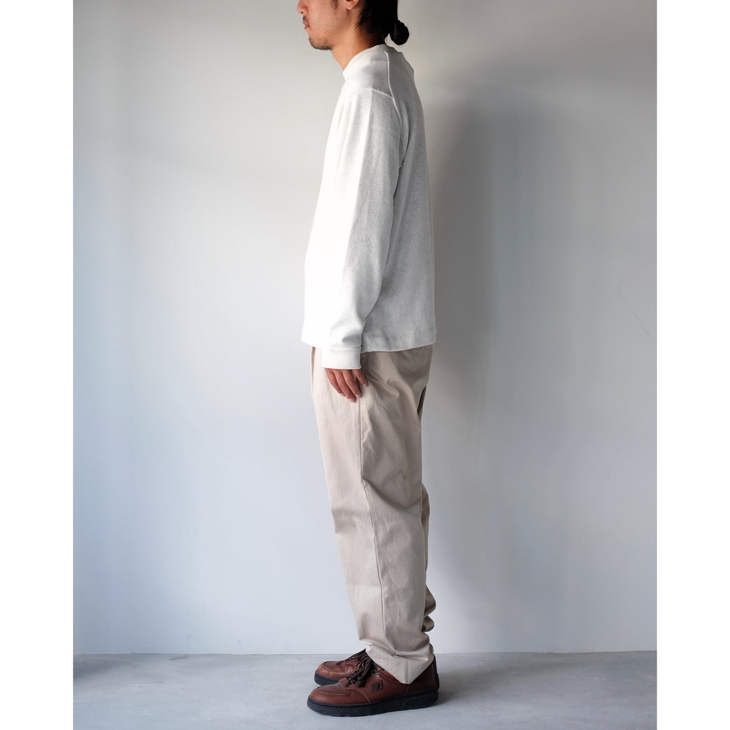 YAECA / Tuck Tapered Chino / BEIGE