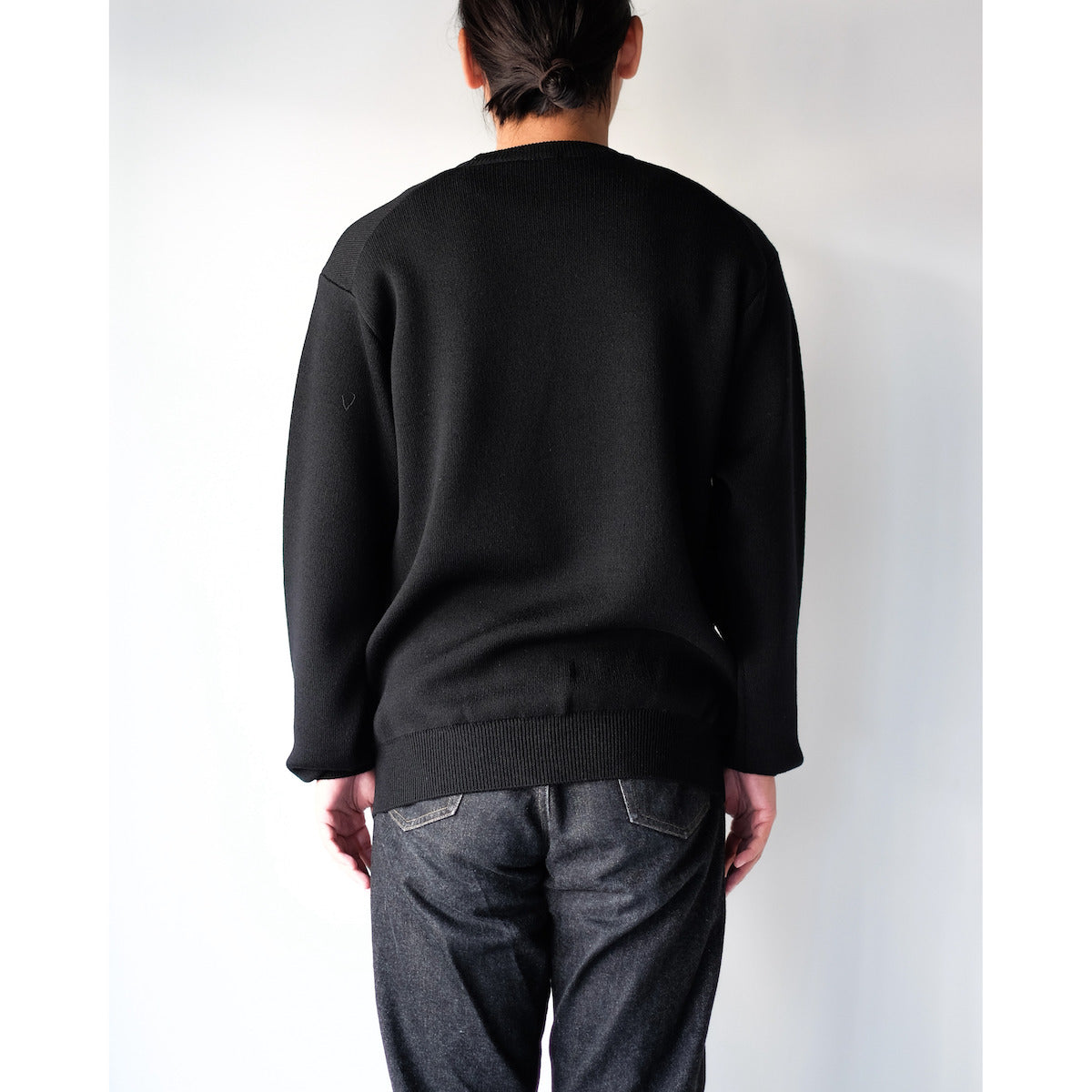 BATONER / Solid Wool Smooth Crew Neck / BLACK