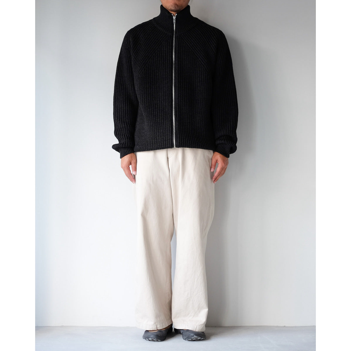BATONER / Signature Drivers Knit / CHARCOAL