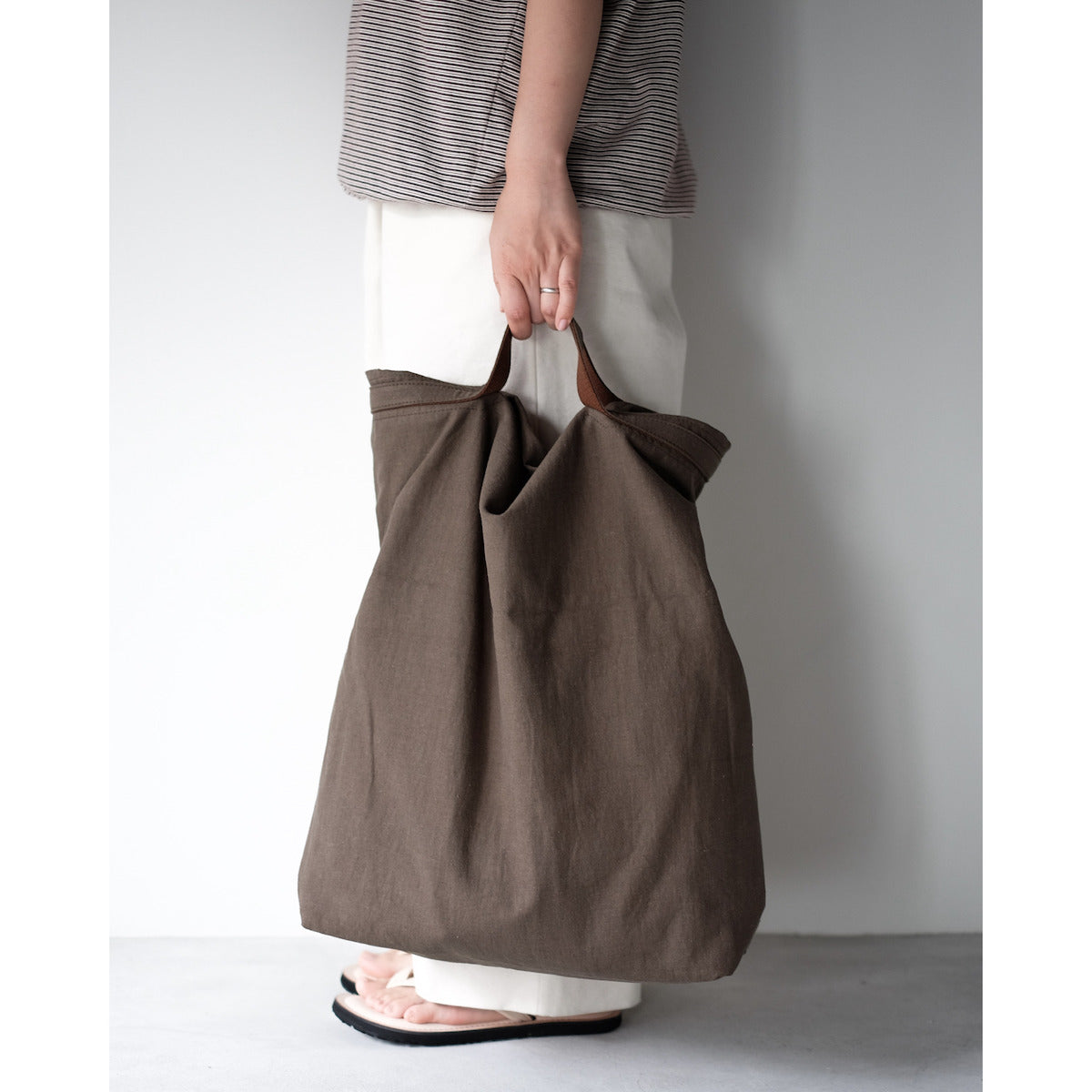 KaILI / COTTON HEMP TRANSFORM BAG M / BROWN