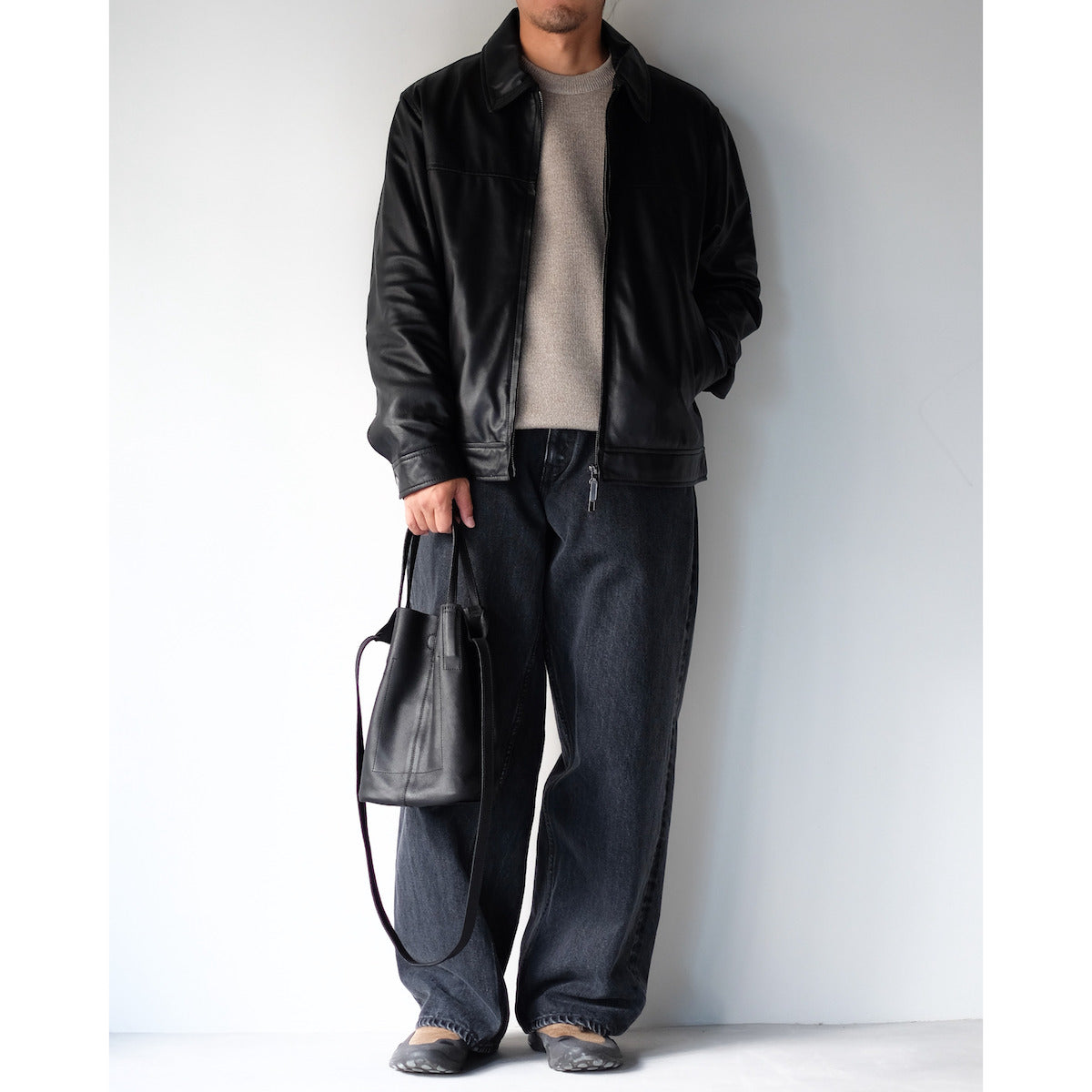 BATONER / Solid Wool Smooth Crew Neck / IVORY x BEIGE