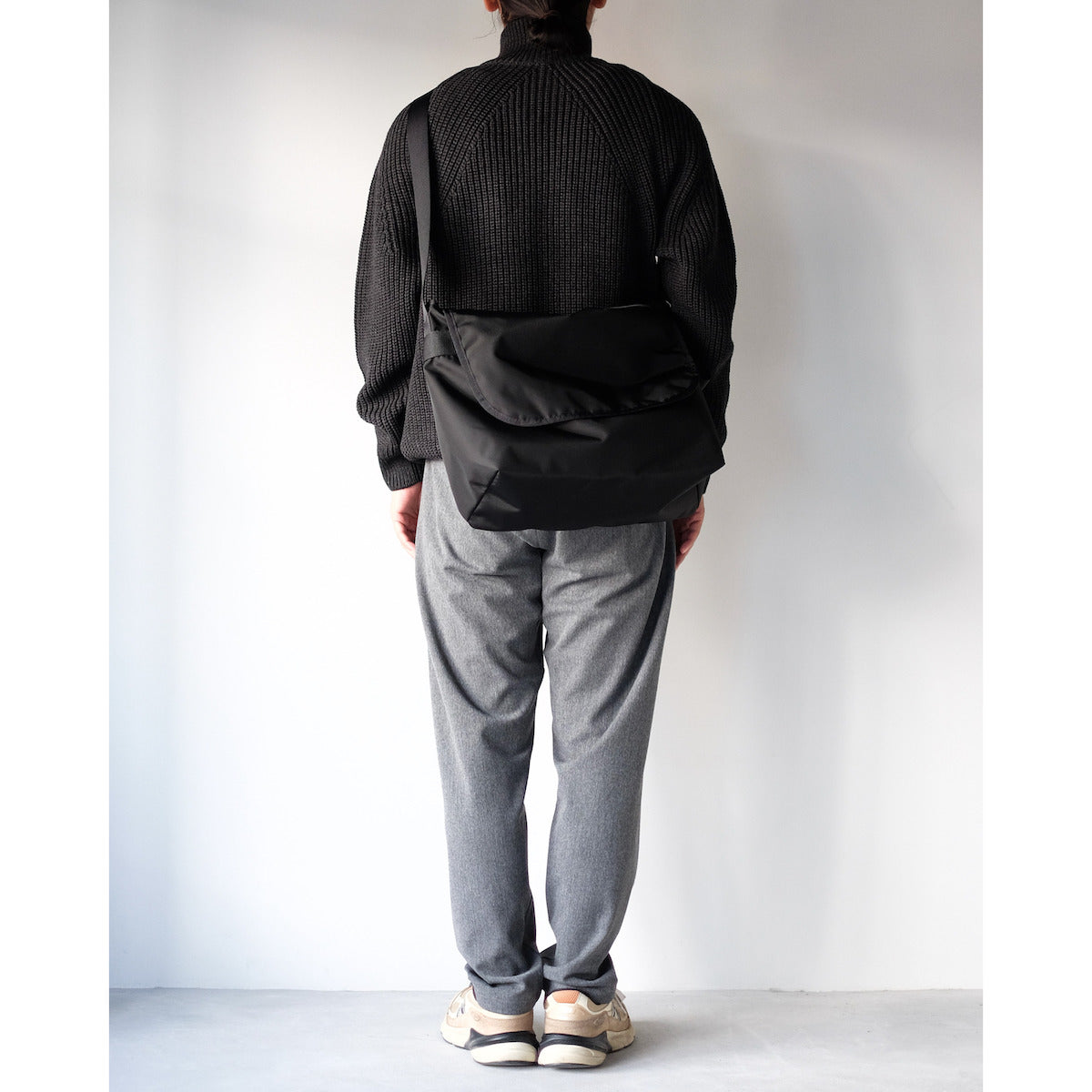 KaILI / 3Layer Messenger Bag / BLACK