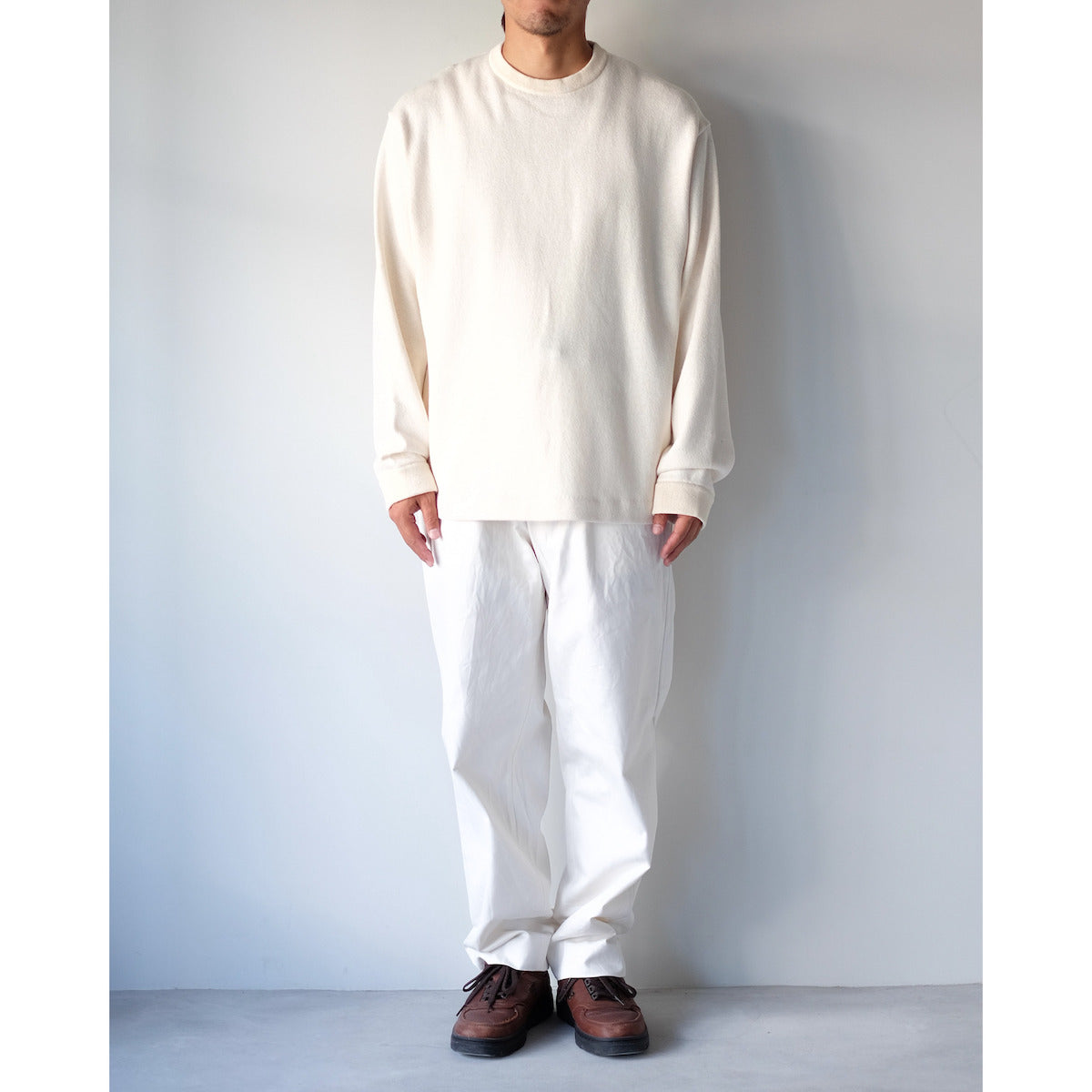 YAECA / Tuck Tapered Chino / WHITE