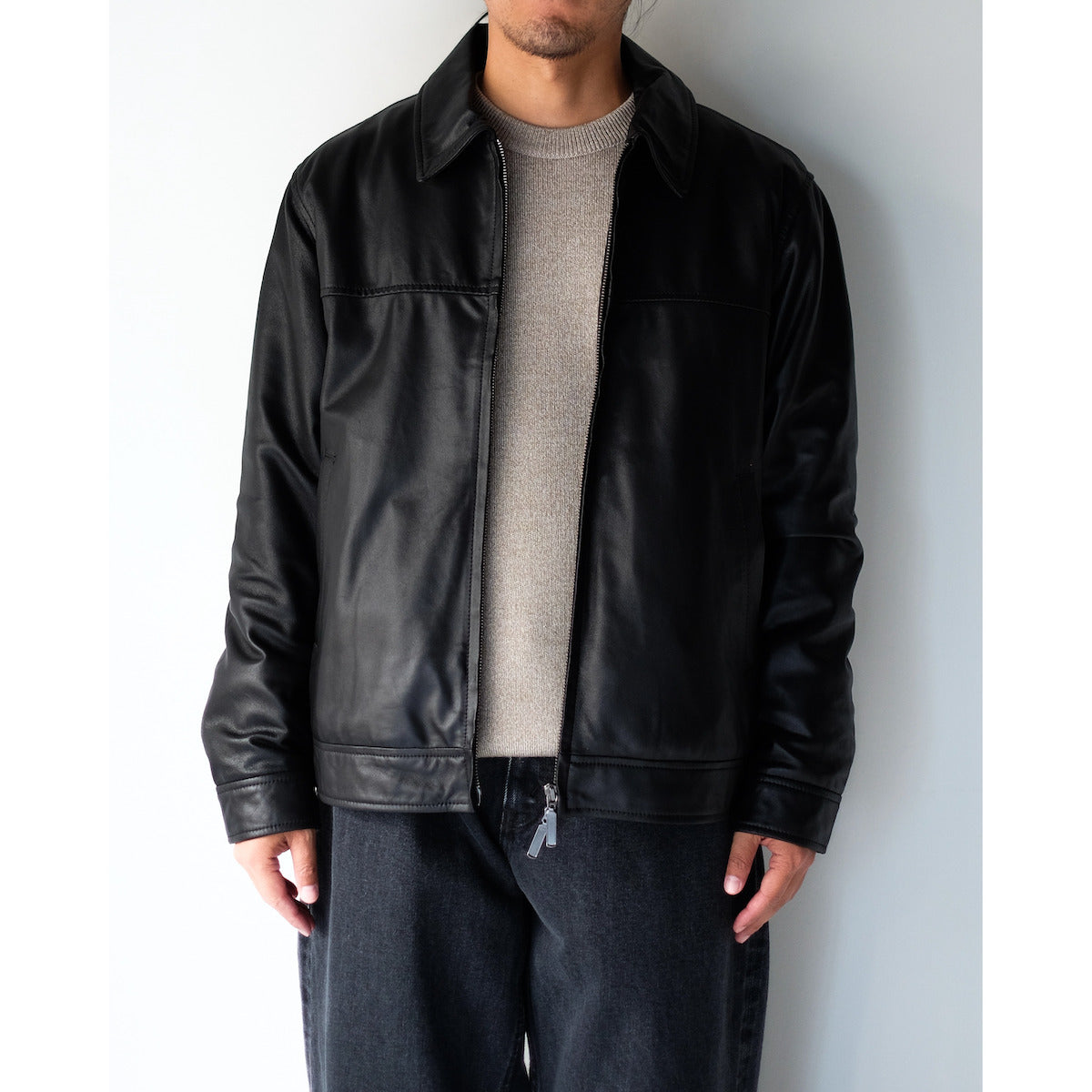 BATONER / Solid Wool Smooth Crew Neck / IVORY x BEIGE
