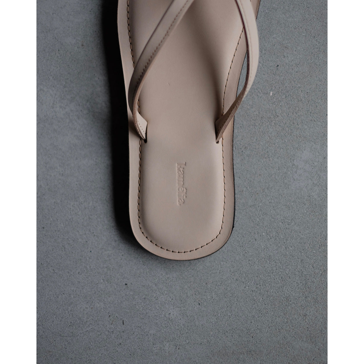 kamelia / Leather Beach Sandal / TAN