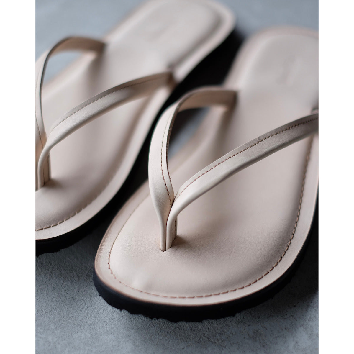 kamelia / Leather Beach Sandal / TAN