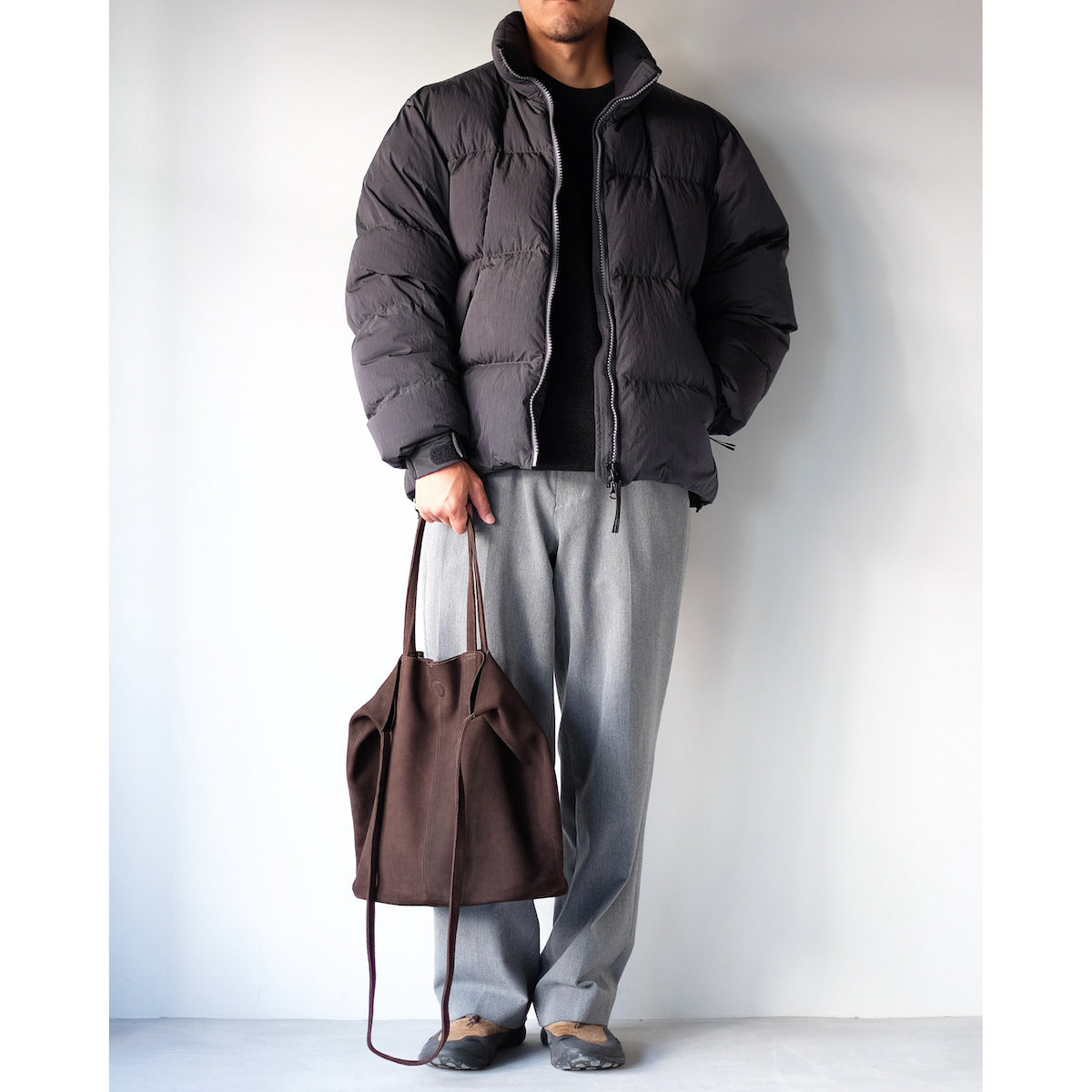 BATONER / Solid Wool Smooth Crew Neck / CHARCOAL