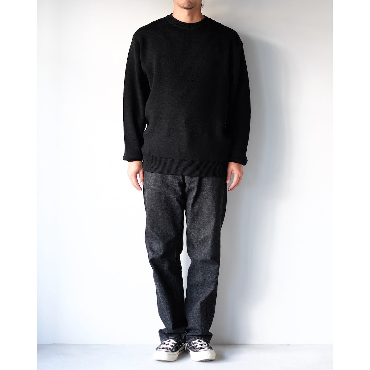 BATONER / Solid Wool Smooth Crew Neck / BLACK