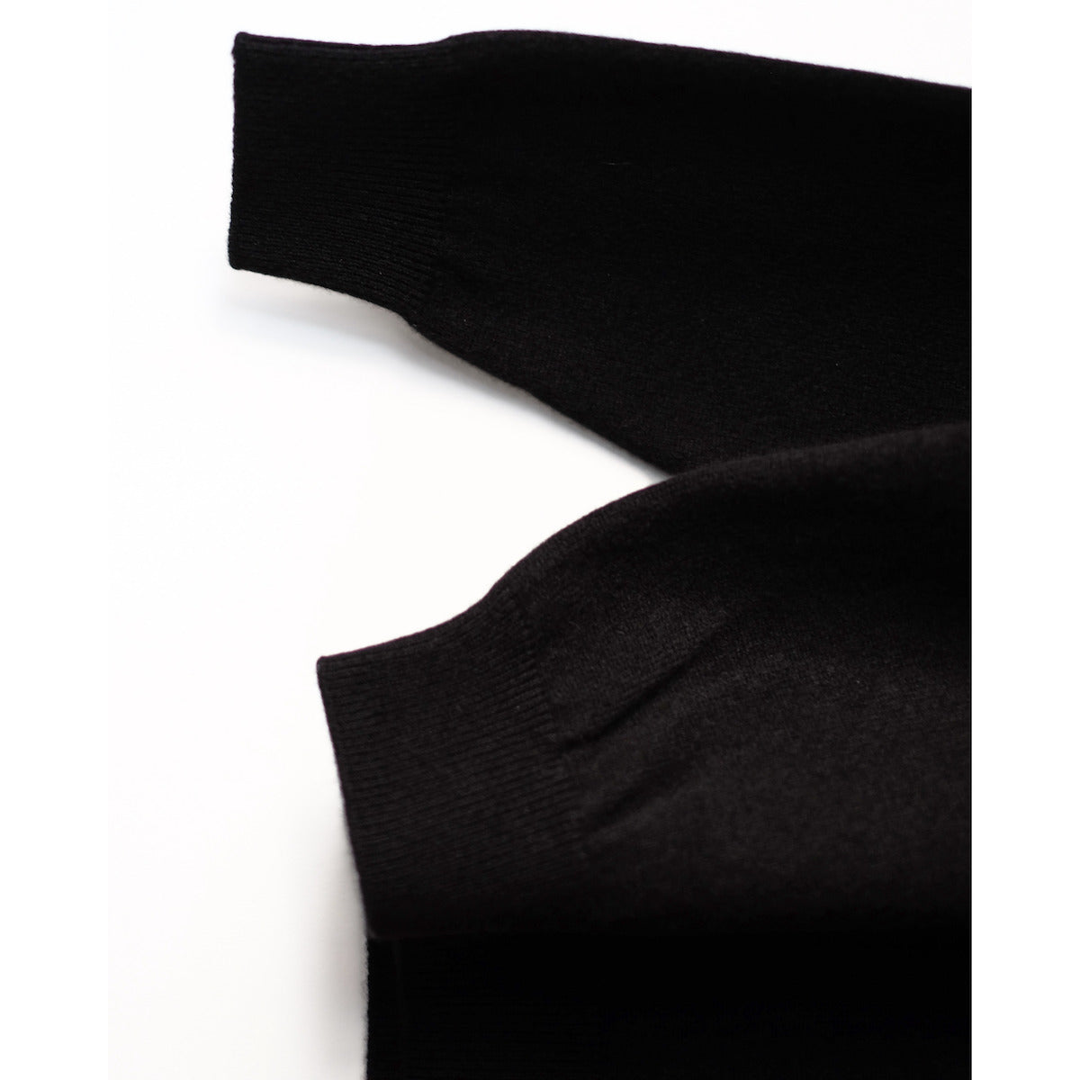 BATONER / Innocent Cashmere Crew Neck / SOLID BLACK