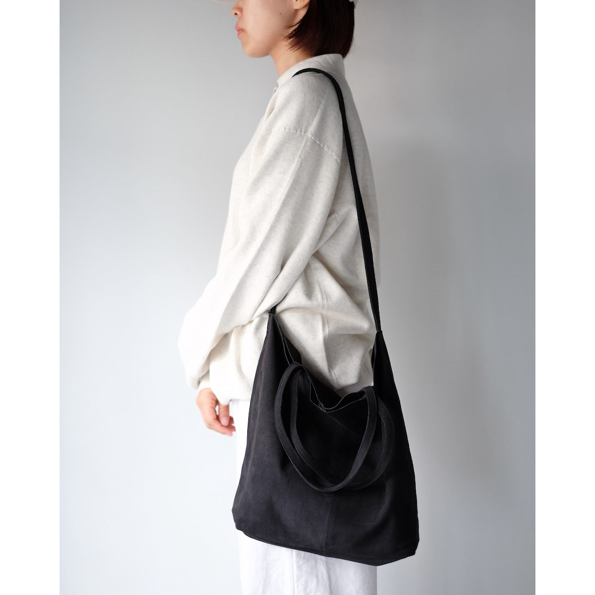 morphee / 3way Medium Tote / Oiled Suede Charcoal